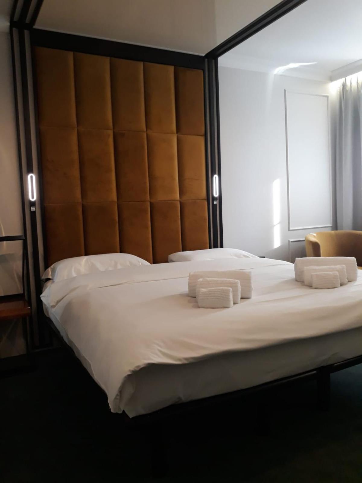 Hotel Celis バルチス エクステリア 写真