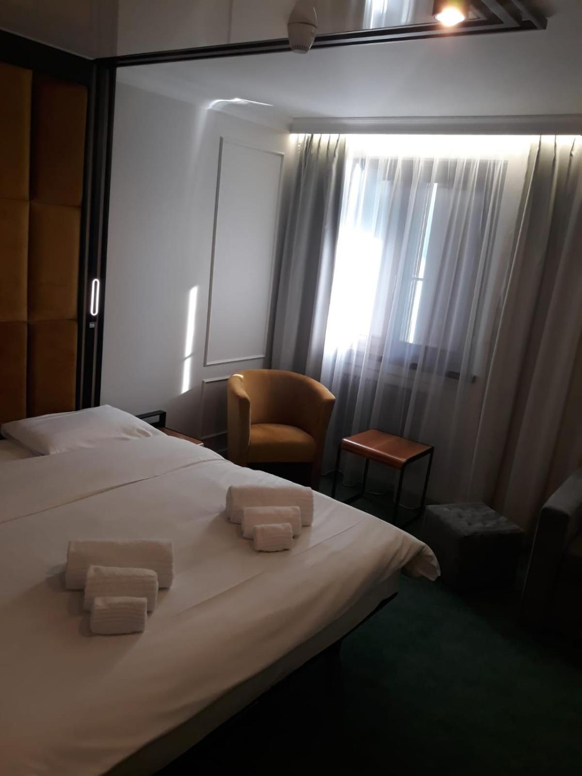Hotel Celis バルチス エクステリア 写真