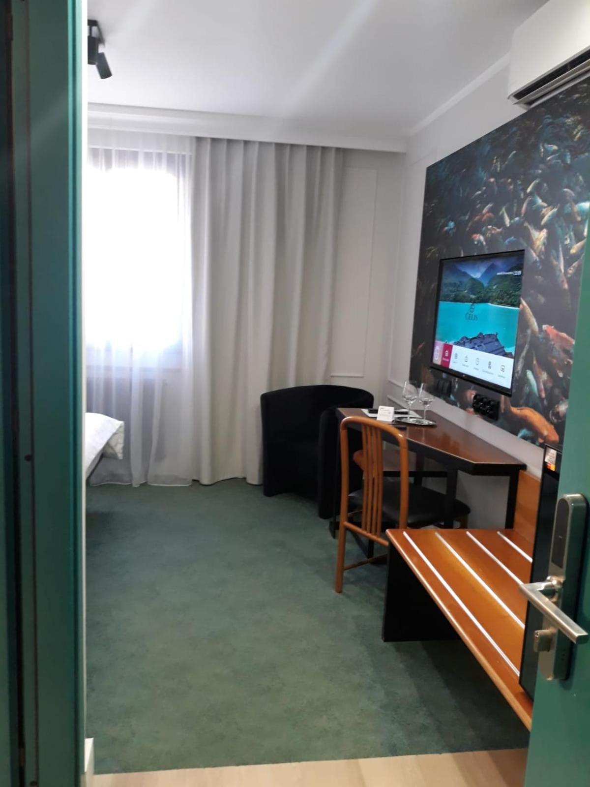 Hotel Celis バルチス エクステリア 写真